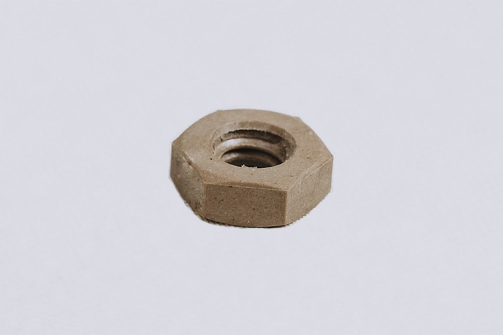 Nuts 01